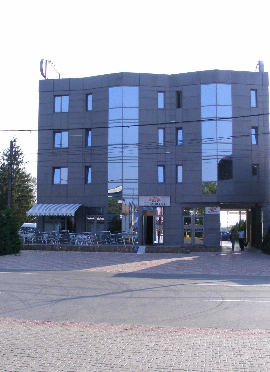 פיטסטי Hotel Sorelo מראה חיצוני תמונה